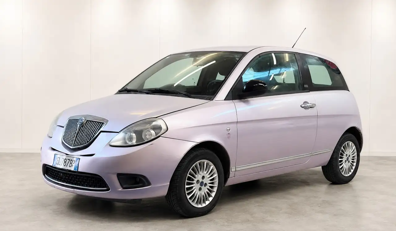 Lancia Ypsilon