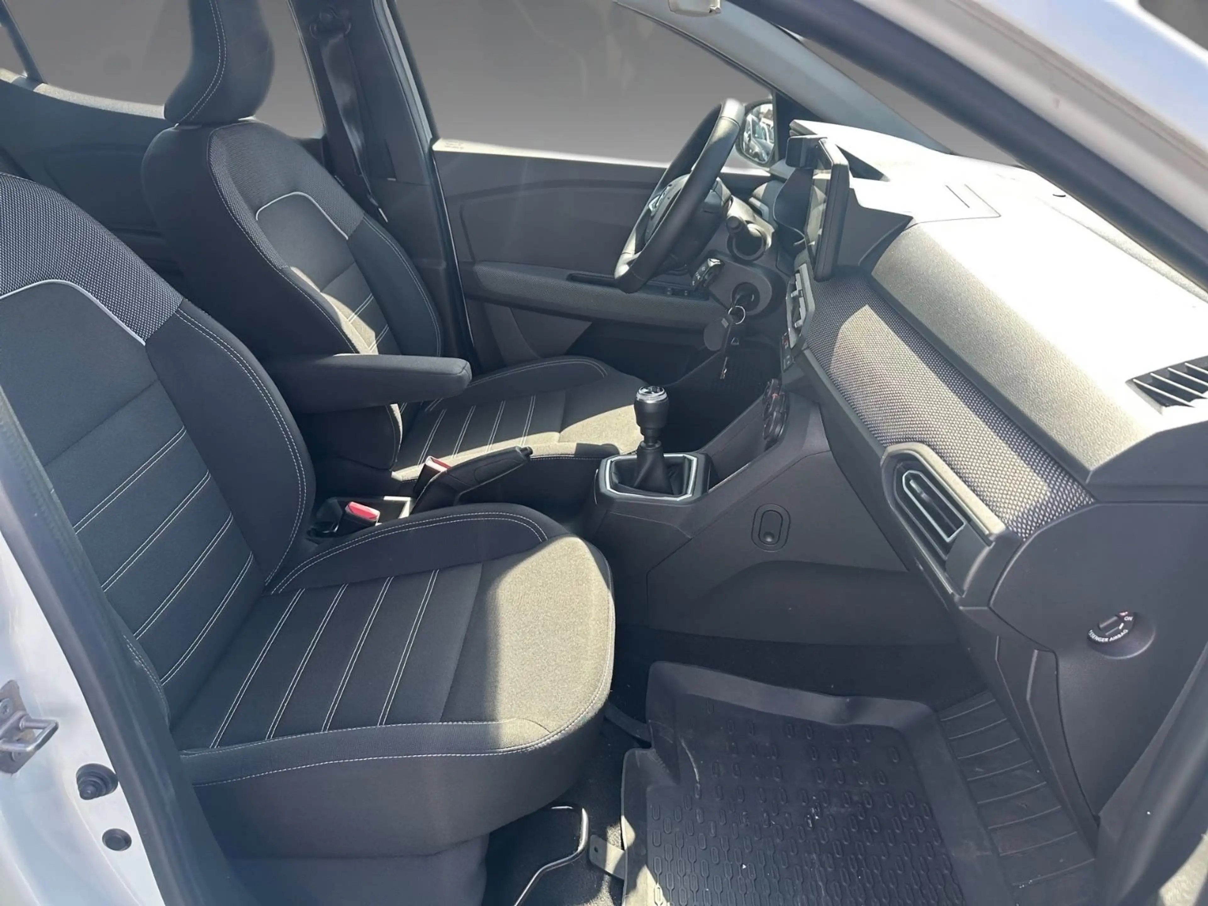 Dacia Sandero III Comfort CarPlay Tüv & Inspektion neu — photo 6