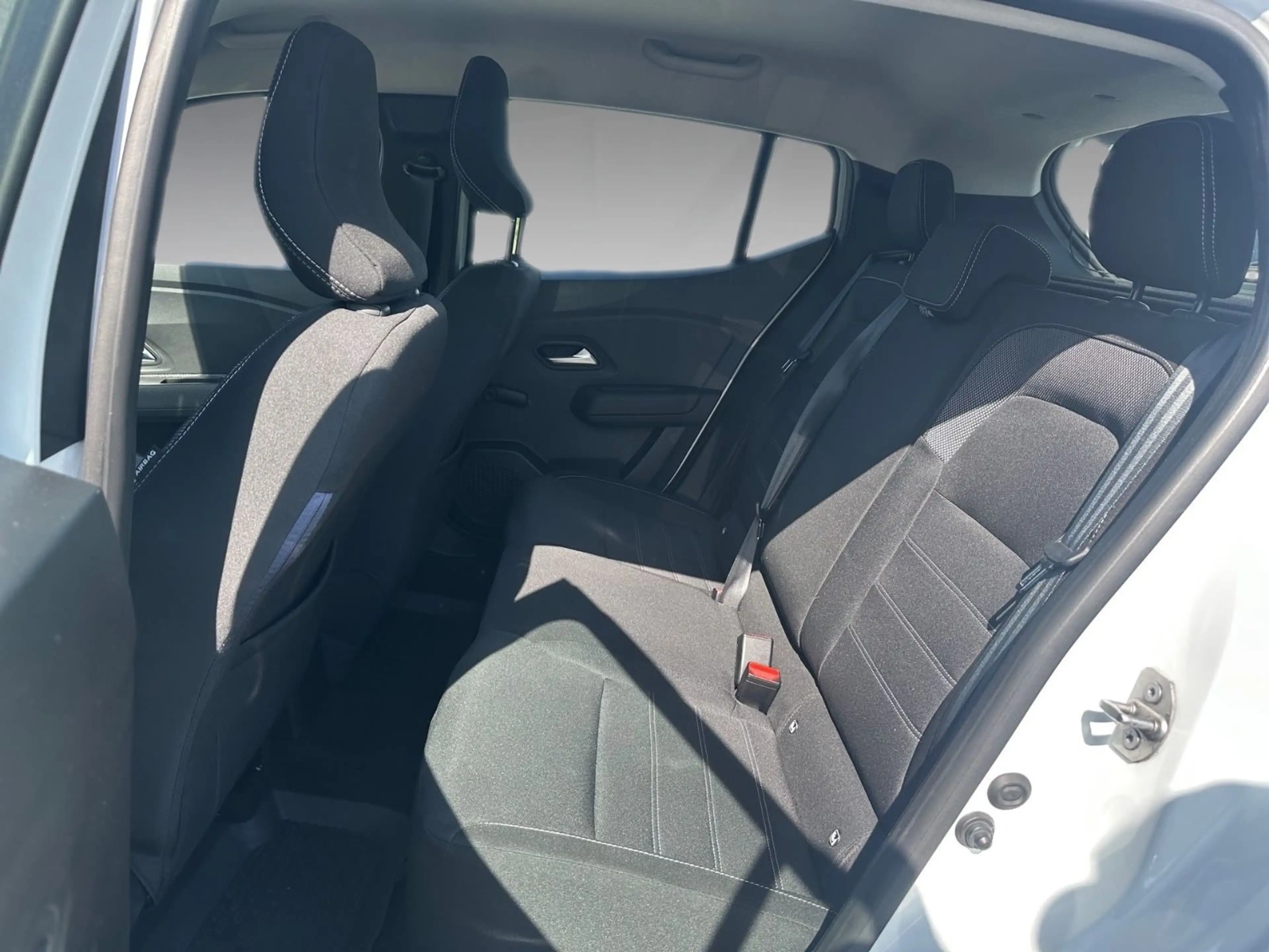 Dacia Sandero III Comfort CarPlay Tüv & Inspektion neu — photo 8