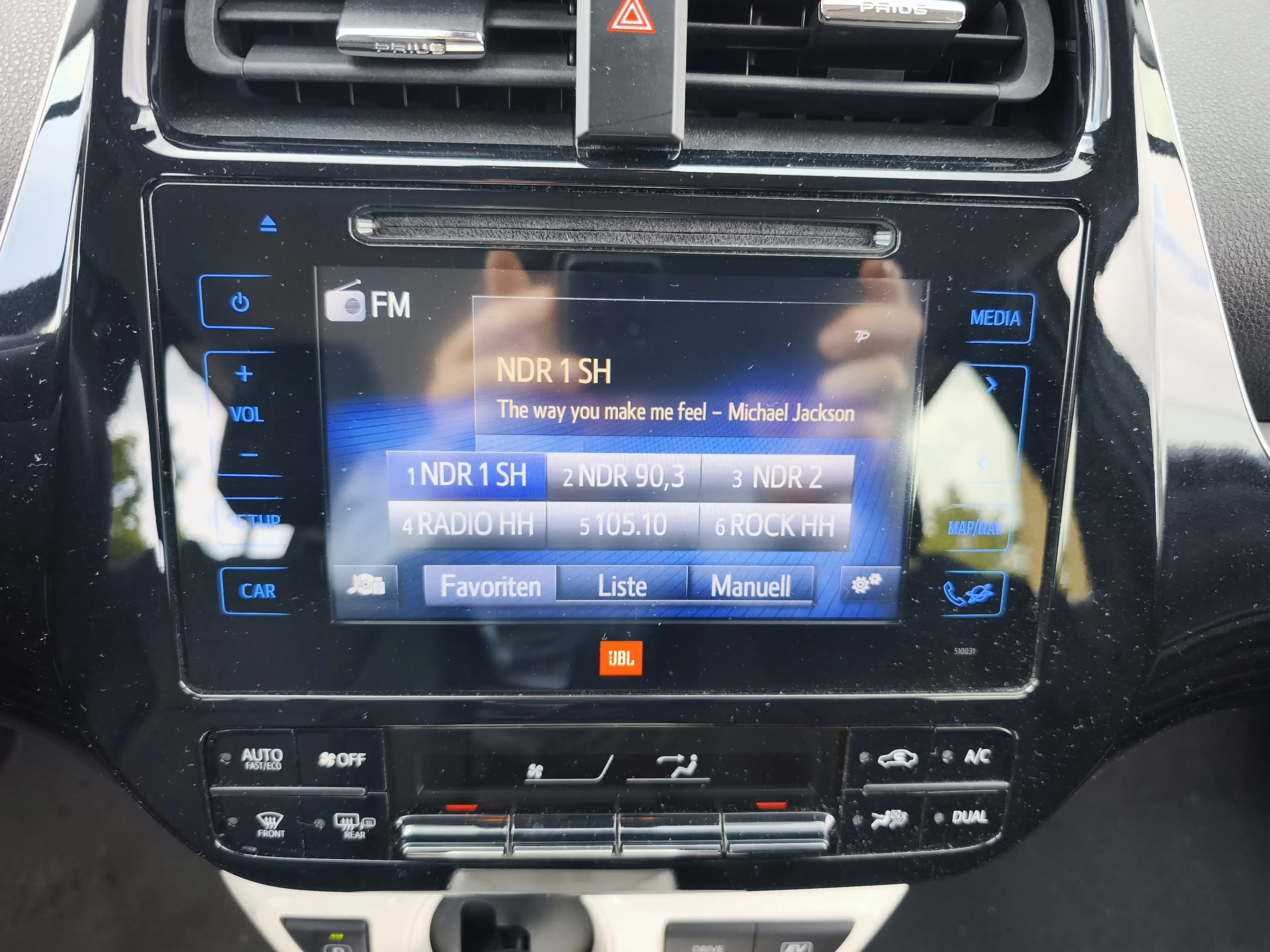 Toyota Prius 1,8 Executive *JBL *Kamera *LED — photo 14