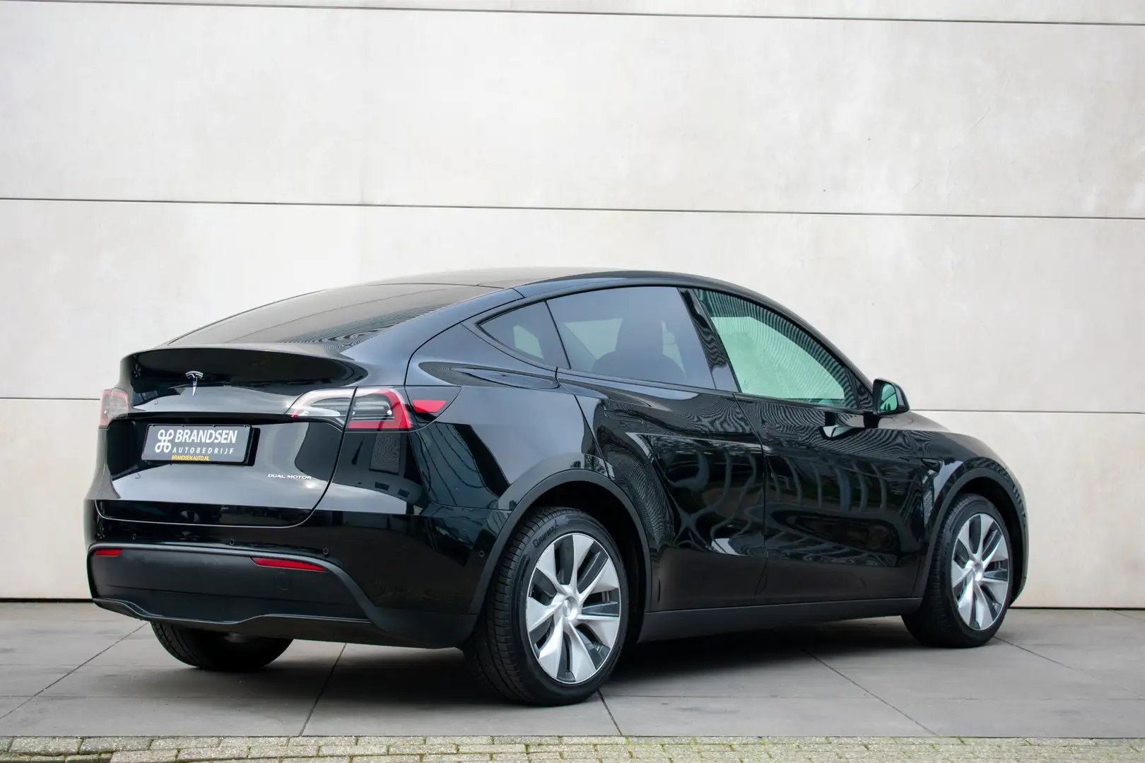 Tesla Model Y Long Range AWD 75 kWh -Pano-ACC-Leer- Černá - 2