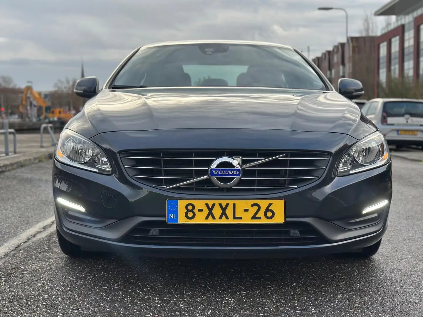 Volvo S60 1.6 T3 Summum DIRECT RIJKLAAR 2E EIGNAAR NAP Grijs - 2