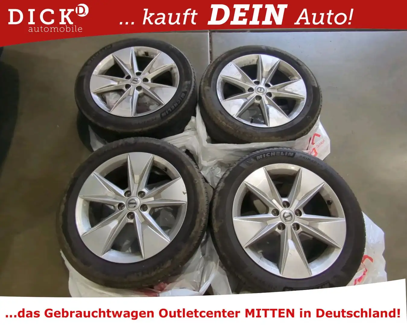 Volvo V60 Cross Country B4 AWD Aut. LED/NAVI/ACC/SHZ/RFK/AHK/8Fa Černá - 2