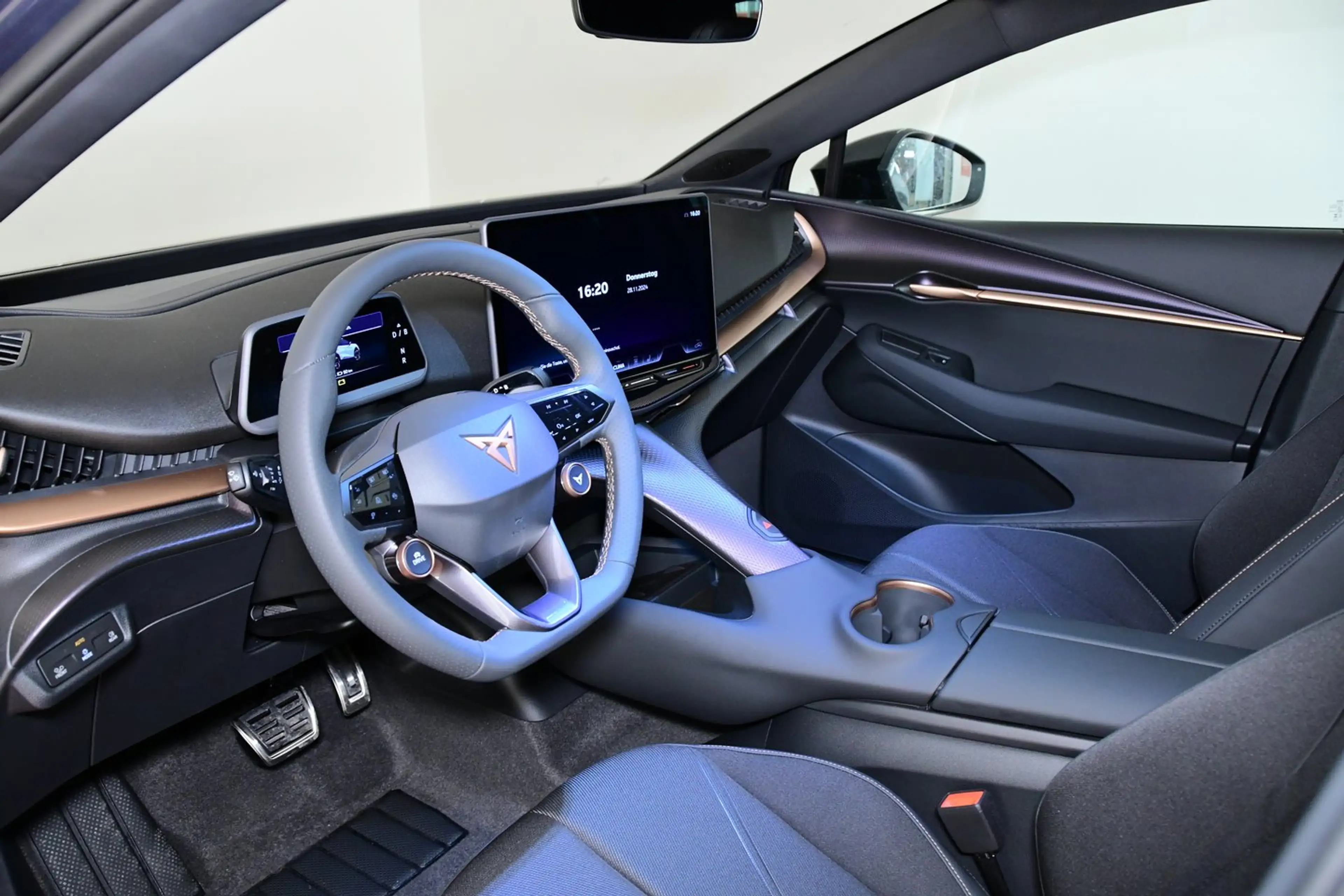 CUPRA Tavascan 210kW/286PS — photo 7