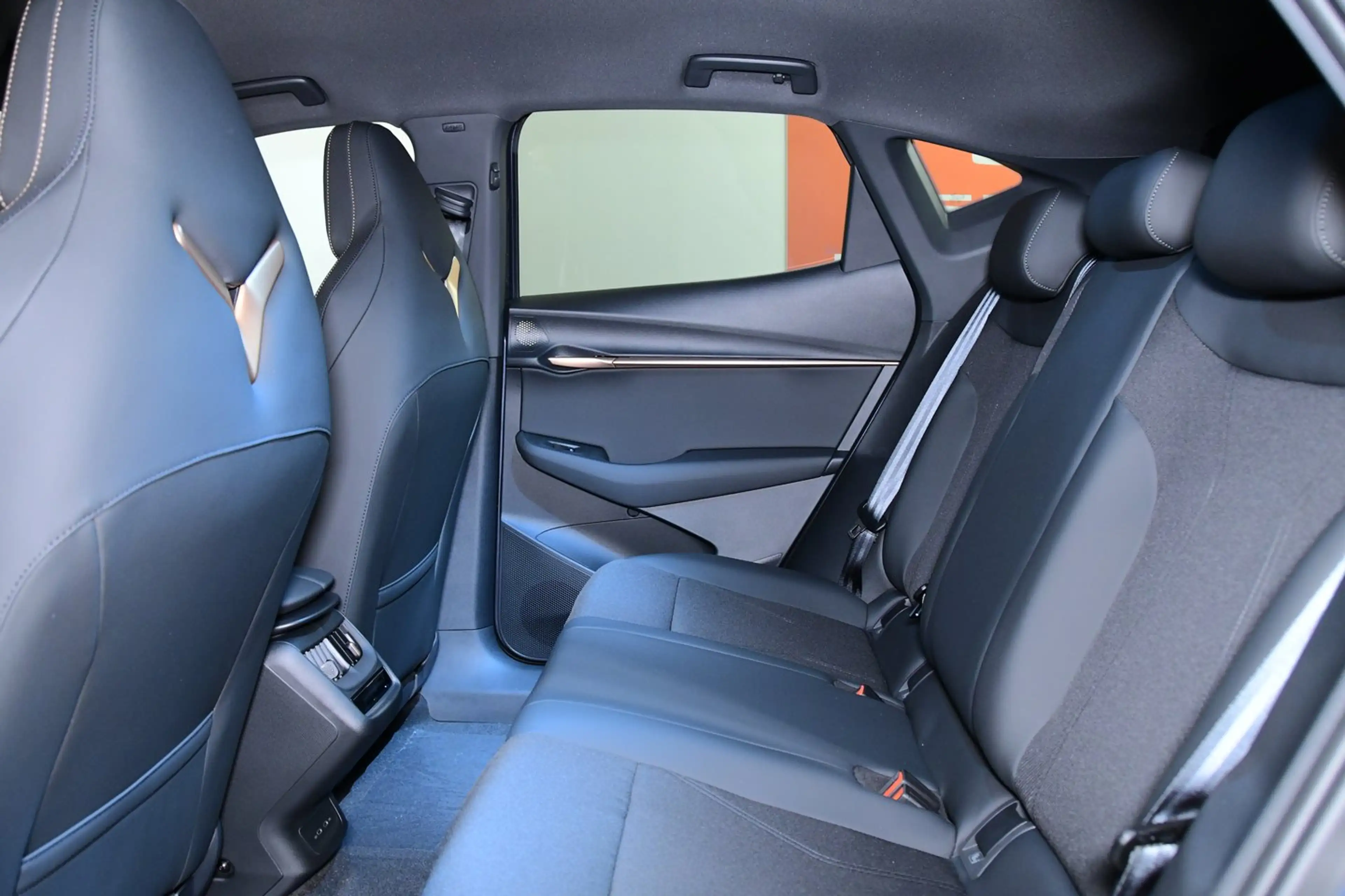 CUPRA Tavascan 210kW/286PS — photo 8