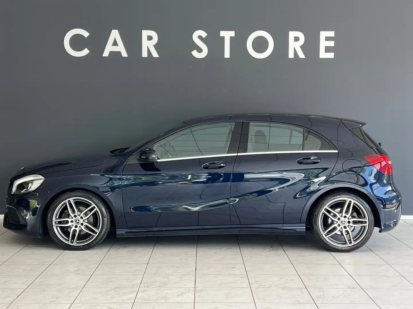 Mercedes-Benz A 180 Business Solution AMG Bleu - 2