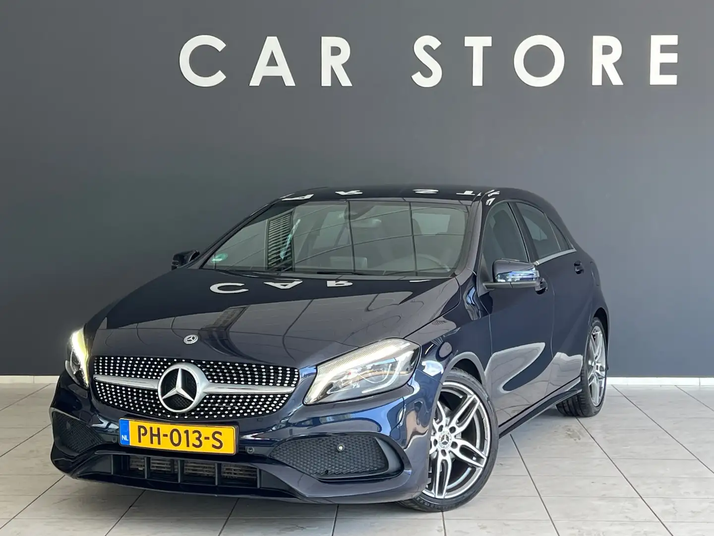 Mercedes-Benz A 180 Business Solution AMG Bleu - 1