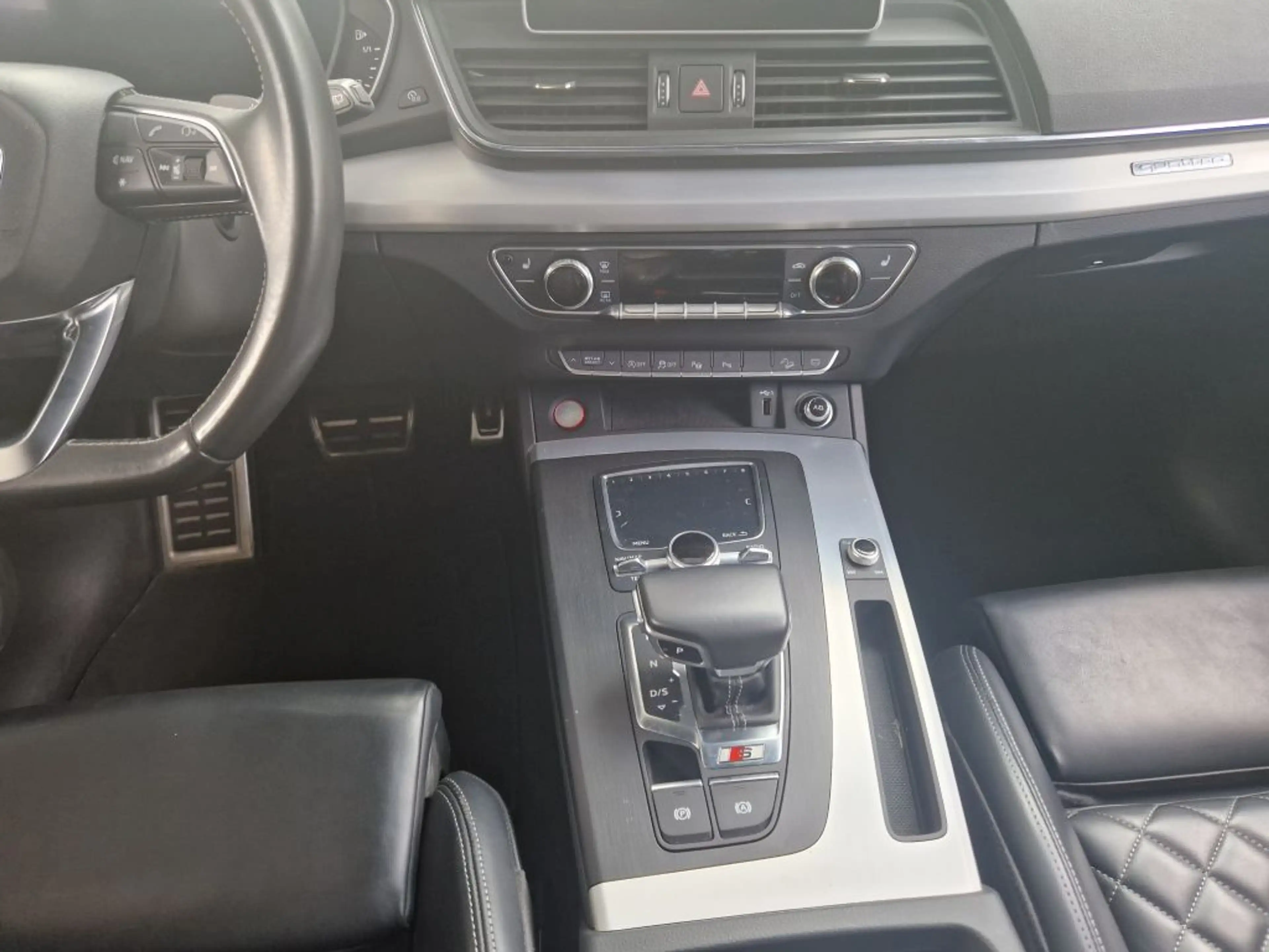 Audi SQ5 TDI quattro tiptronic — photo 13