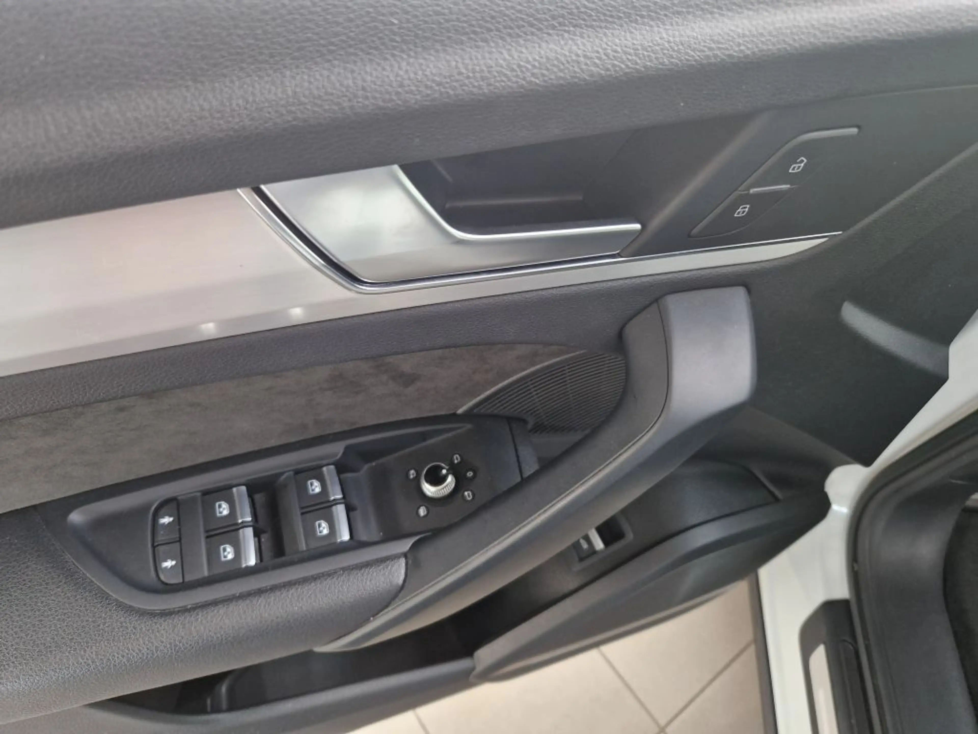 Audi SQ5 TDI quattro tiptronic — photo 14