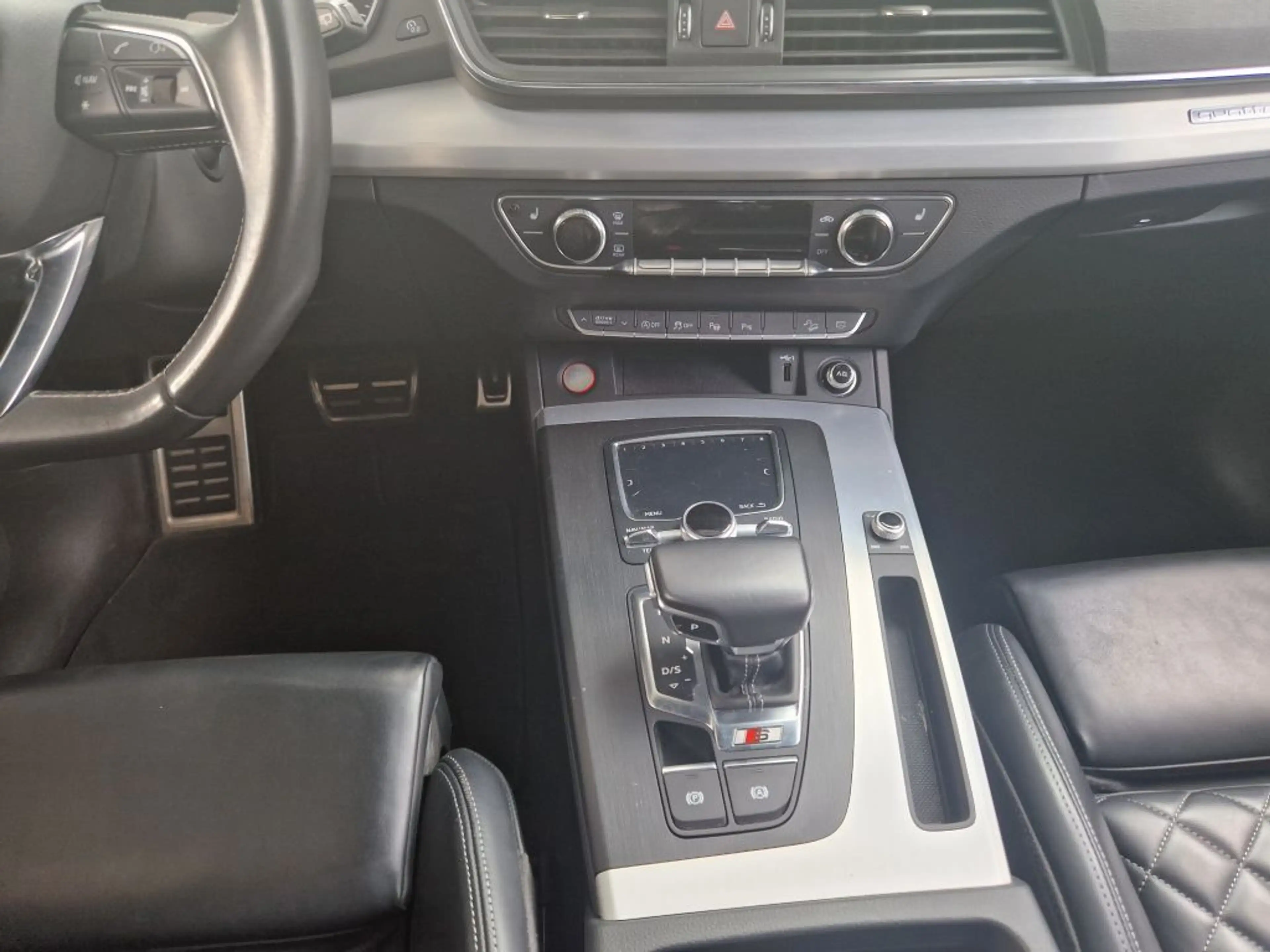 Audi SQ5 TDI quattro tiptronic — photo 12