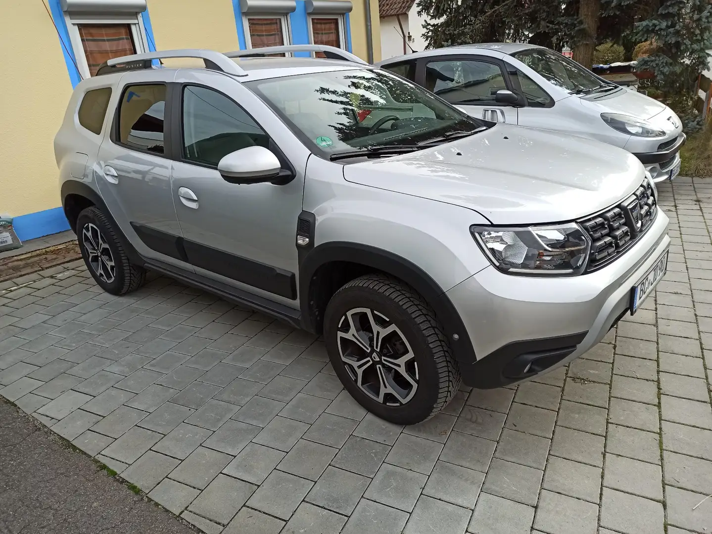Dacia Duster dCi 110 2WD EDC Prestige Grau - 2