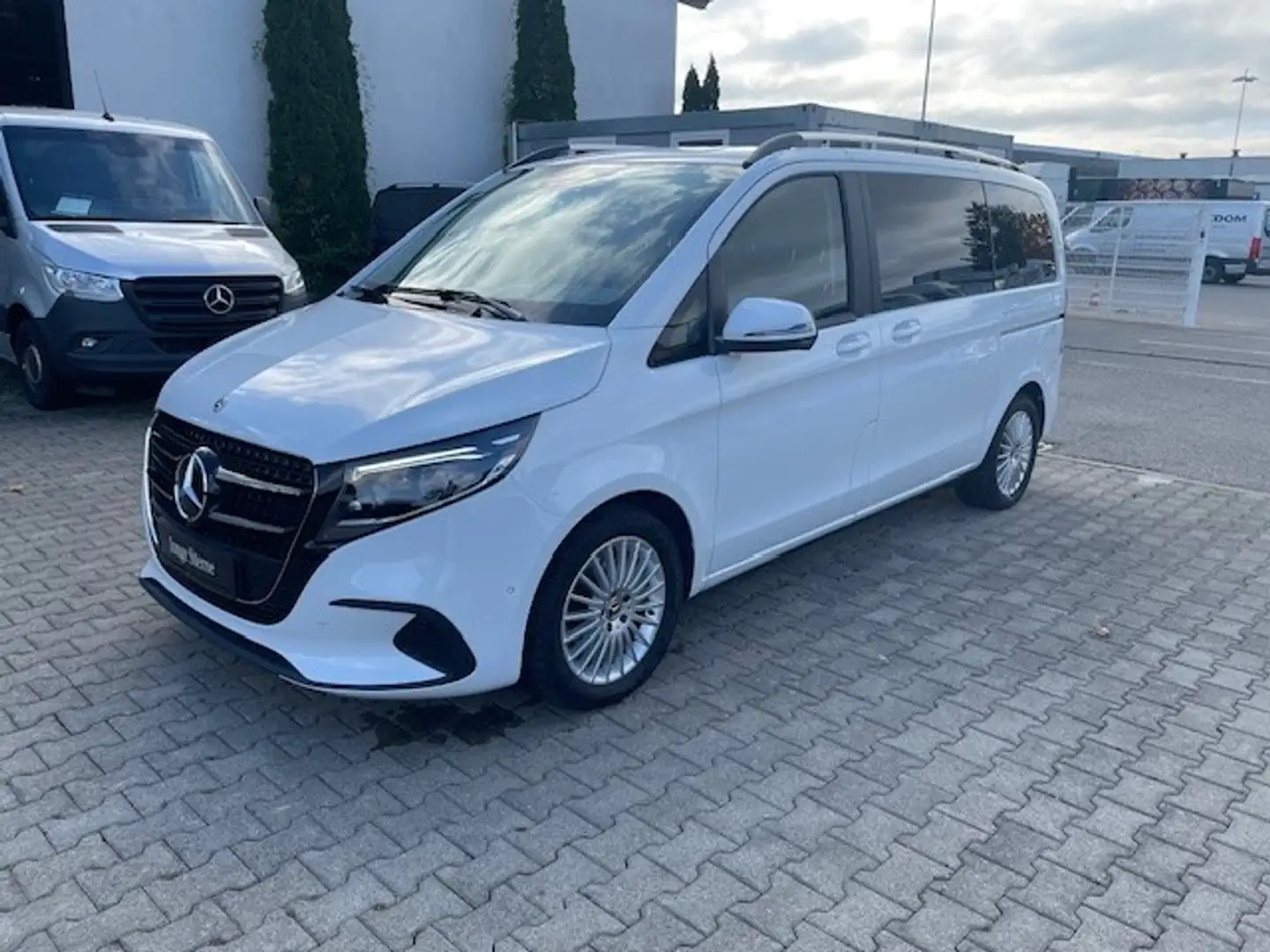Mercedes-Benz V 220 d STYLE Kompakt/MBUX/360°/DAB/DISTRONIC/KLIMA Weiß - 2