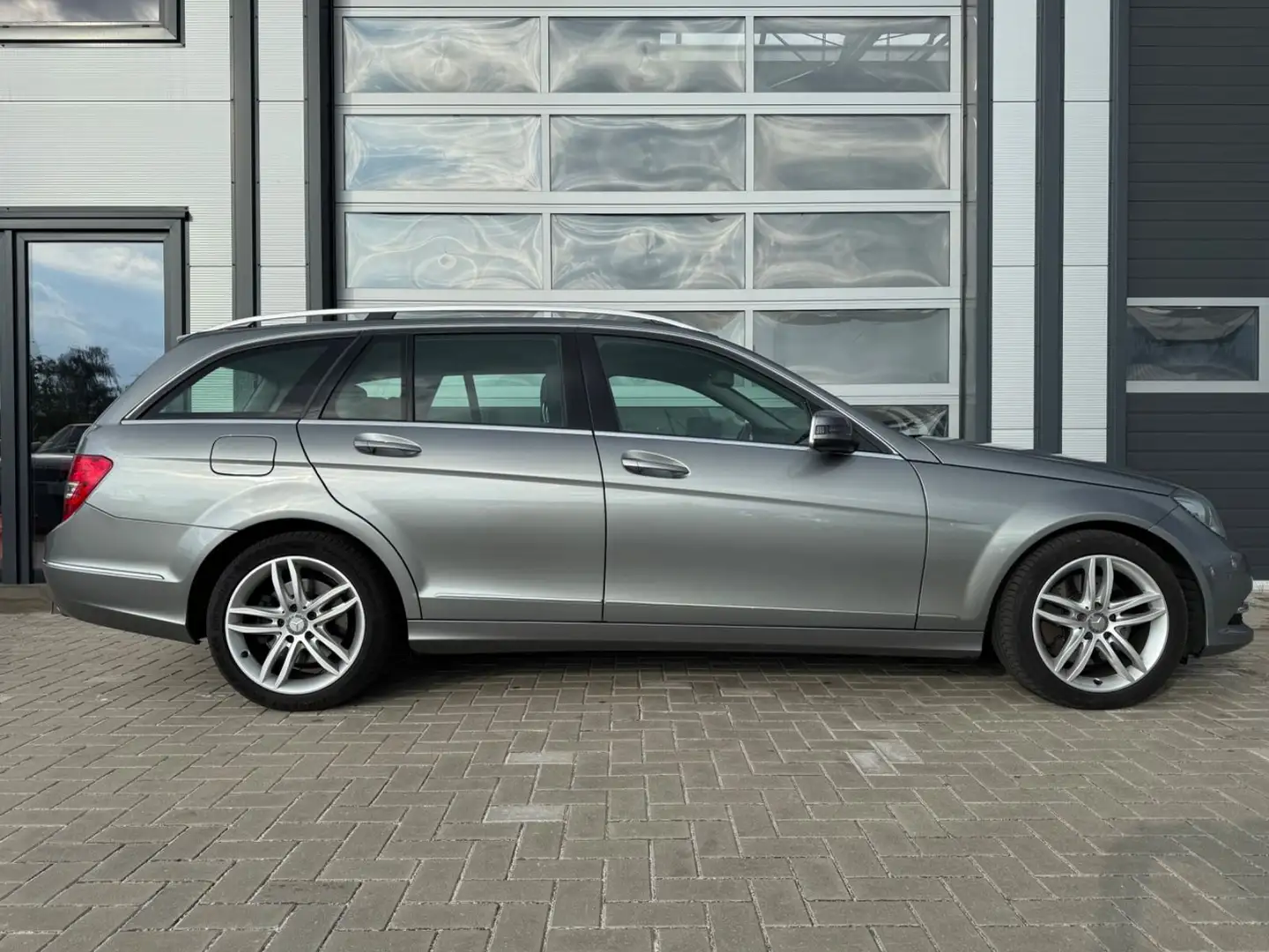 Mercedes-Benz C 300 T CDI BlueEfficiency 4-Matic XENON NAVI Argintiu - 2