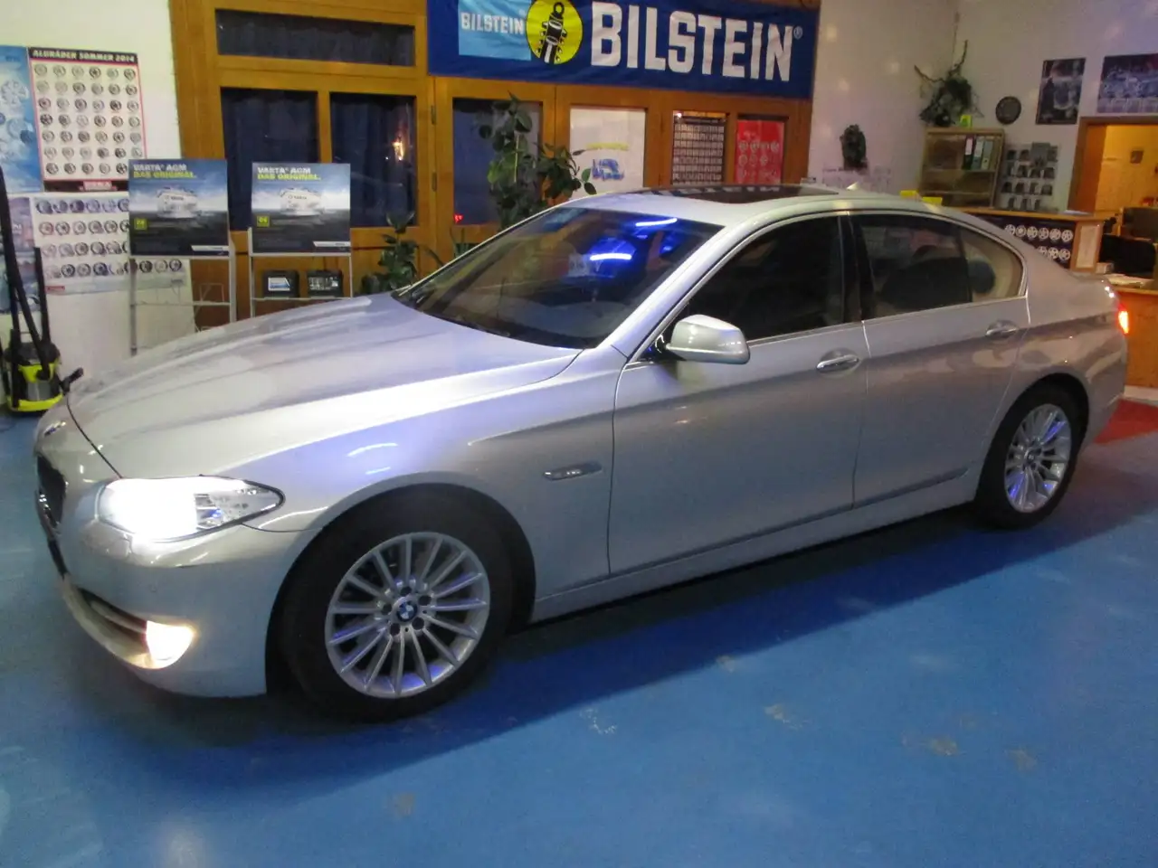 BMW 523