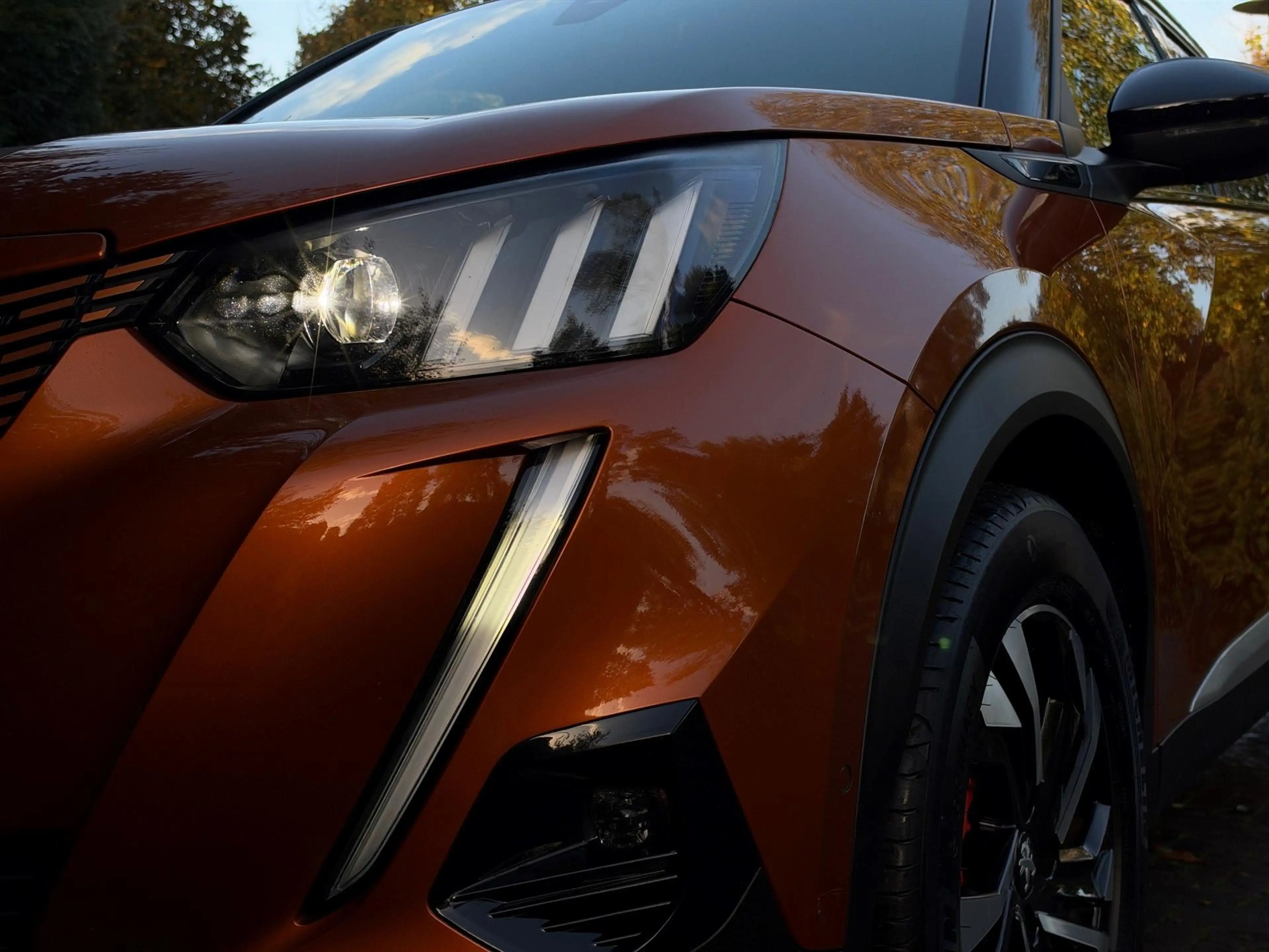 Peugeot e-2008 EV GT-Line 50 kWh/Navi/Carplay/3-Fase/Led/Cruise/ — photo 3