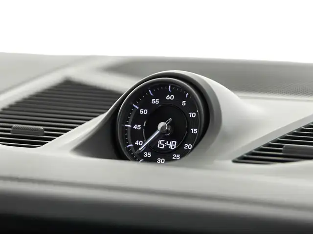 Porsche Cayenne view 12