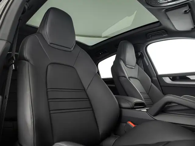 Porsche Cayenne view 10