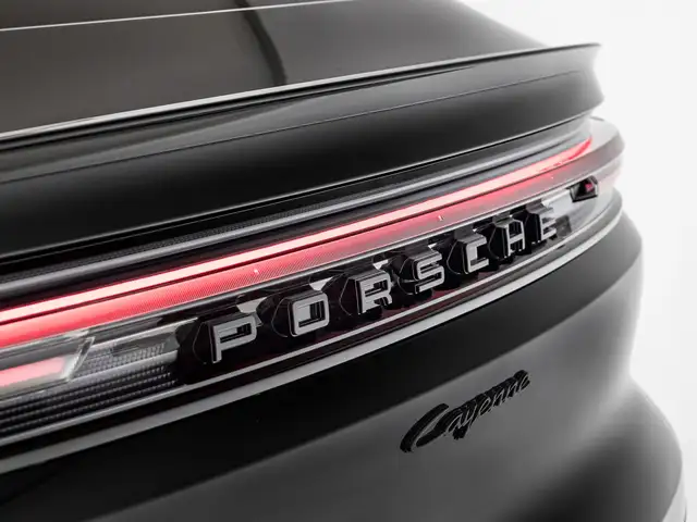Porsche Cayenne view 13