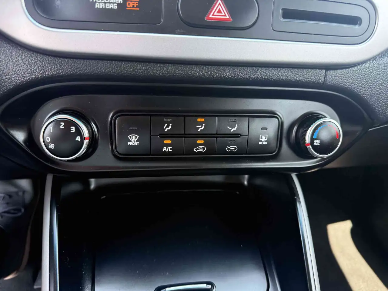 Kia Rondo fotografie Kia Rondo
