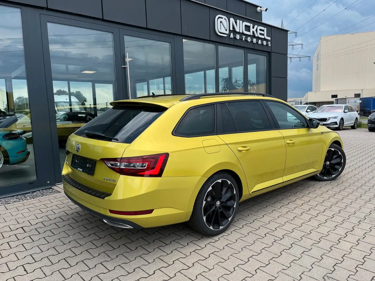 Skoda Superb Combi Sportline*Digi-Tacho*E-Klappe*ACC* Żółty - 2