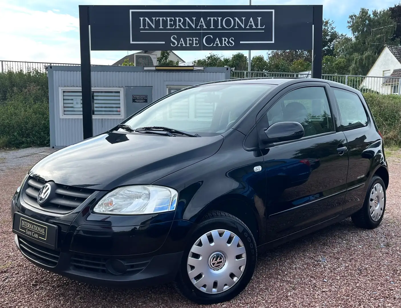 Volkswagen Fox Refresh 1.Hand/Garantie/Klima/Scheckheftgepfl./AUX Schwarz - 1