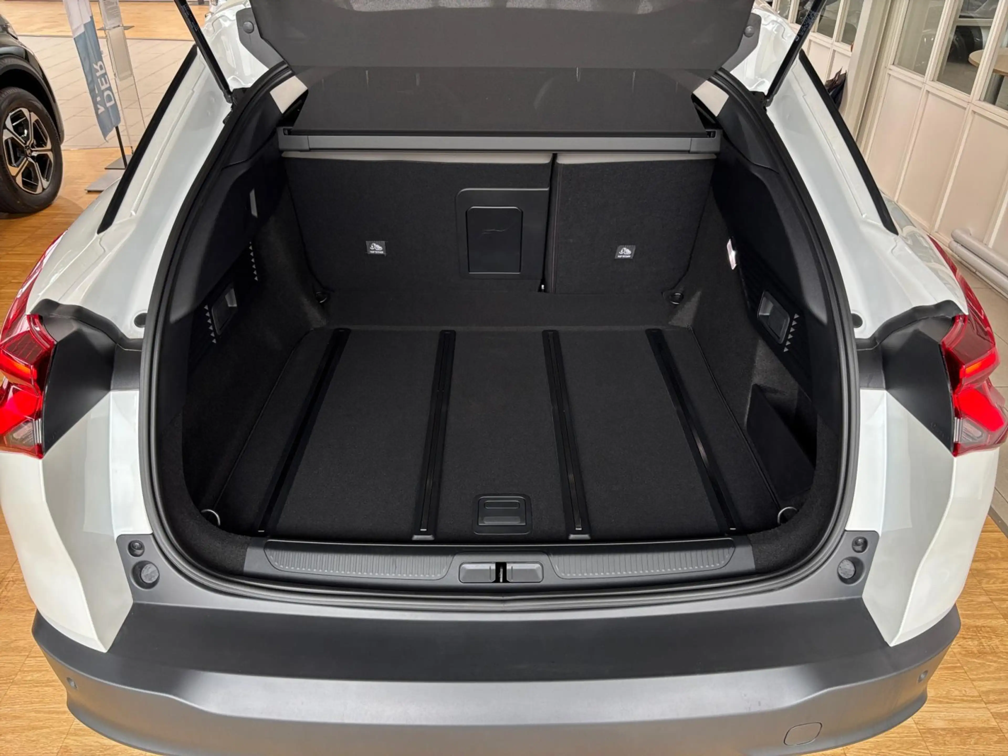 Citroen C5 X Hybrid 145 ë-DCS6 Plus — photo 15