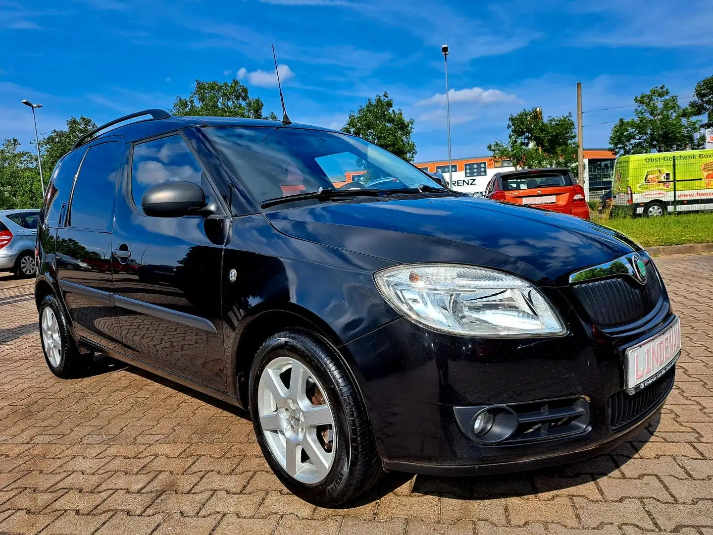 Skoda Roomster Plus Edition Schwarz - 2