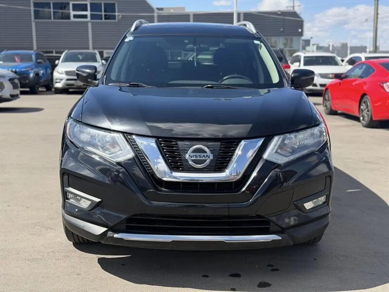 Nissan Rogue снимка Nissan Rogue