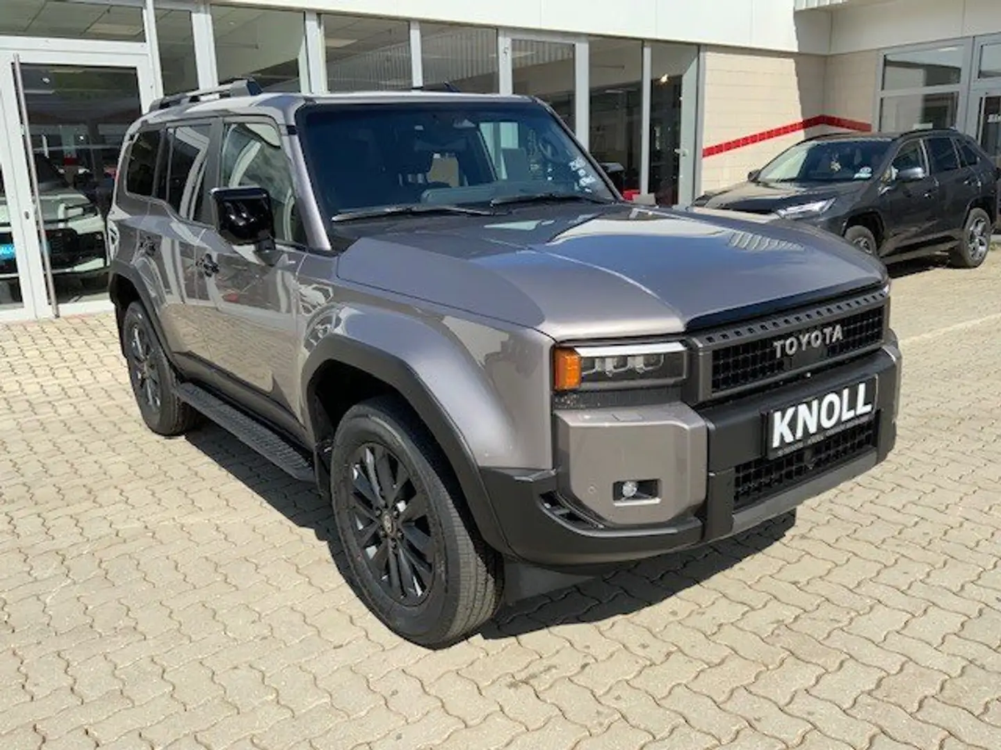 Toyota Land Cruiser 2.8 D-4D MHEV AWD Lounge Panoramaglasdach Grau - 1