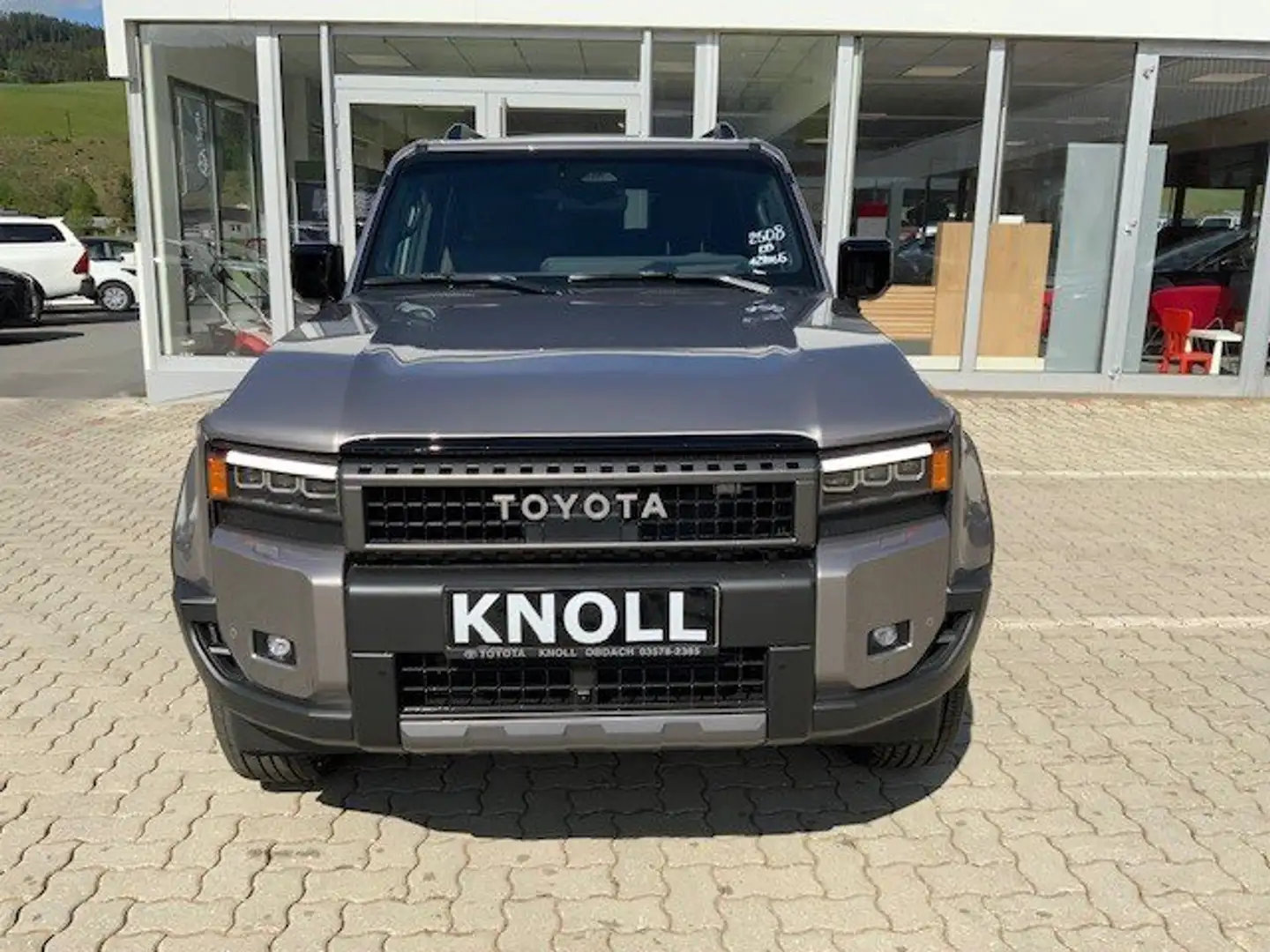 Toyota Land Cruiser 2.8 D-4D MHEV AWD Lounge Panoramaglasdach Grau - 2