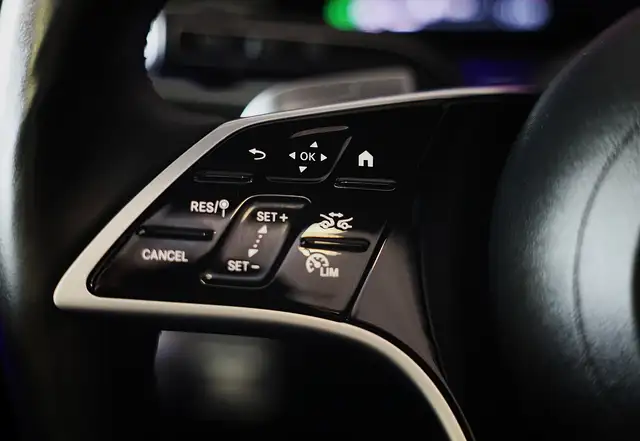 Mercedes-Benz GLE view 25