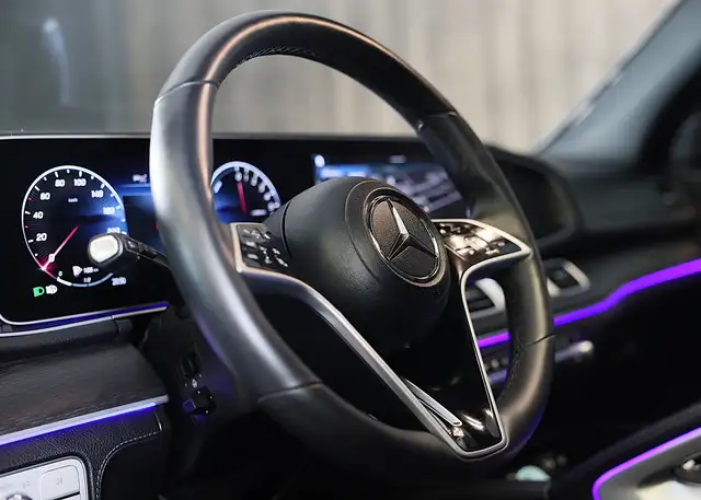 Mercedes-Benz GLE view 5