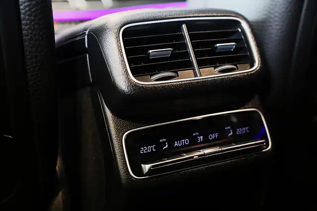 Mercedes-Benz GLE view 11