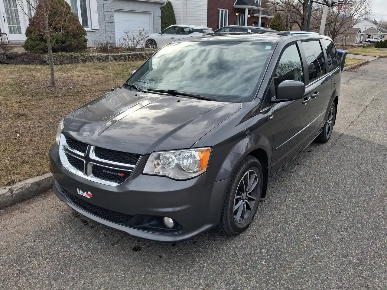 Dodge Grand Caravan снимка Dodge Grand Caravan