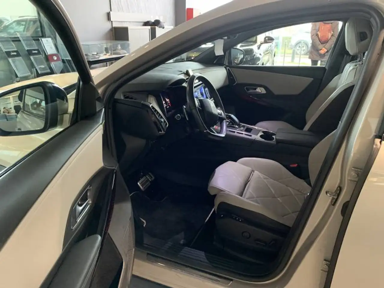 DS 7 1 E-Tense 4x4 300 Esprit de Voyage, миниатюра 10