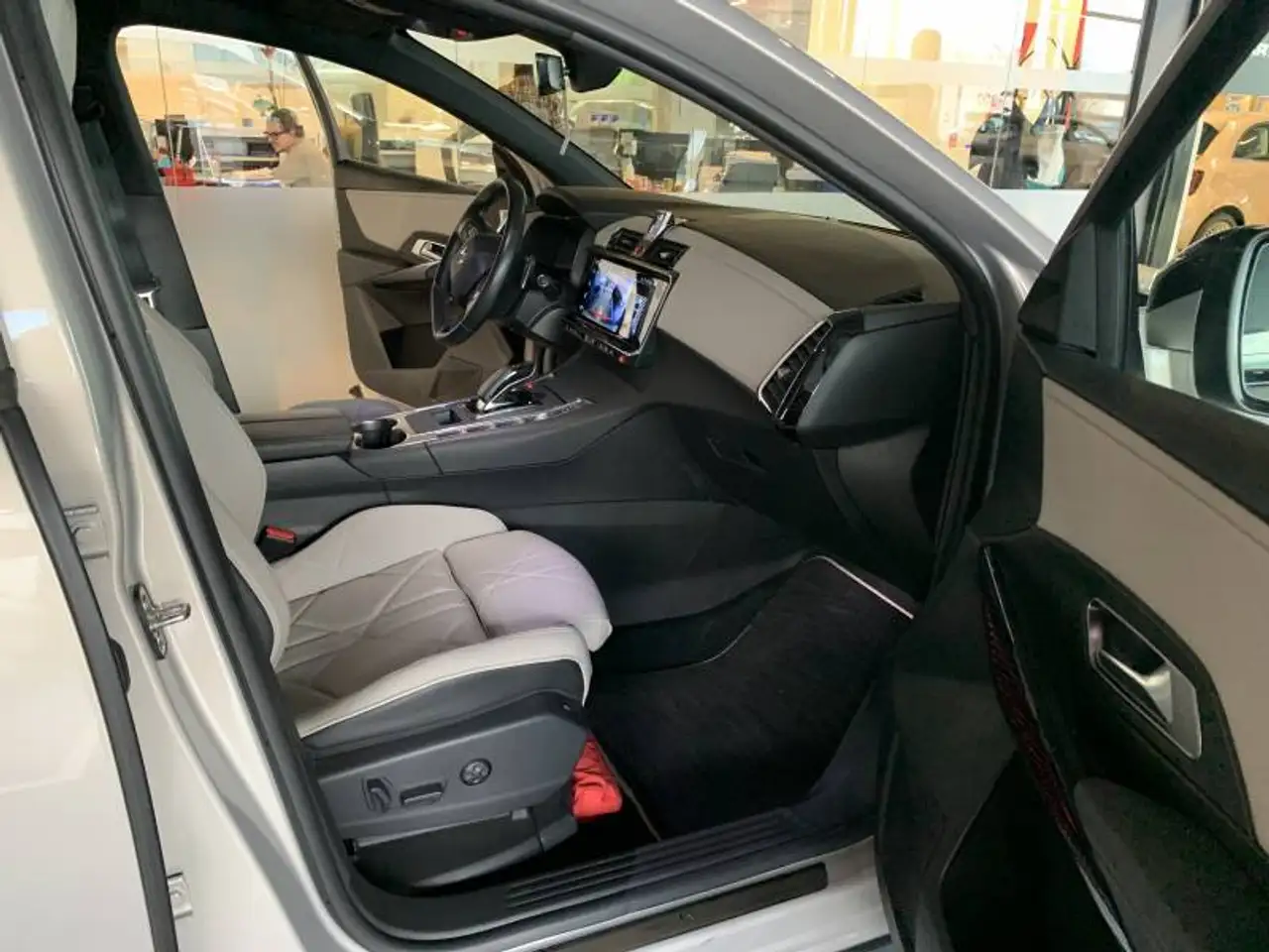 DS 7 1 E-Tense 4x4 300 Esprit de Voyage, миниатюра 14
