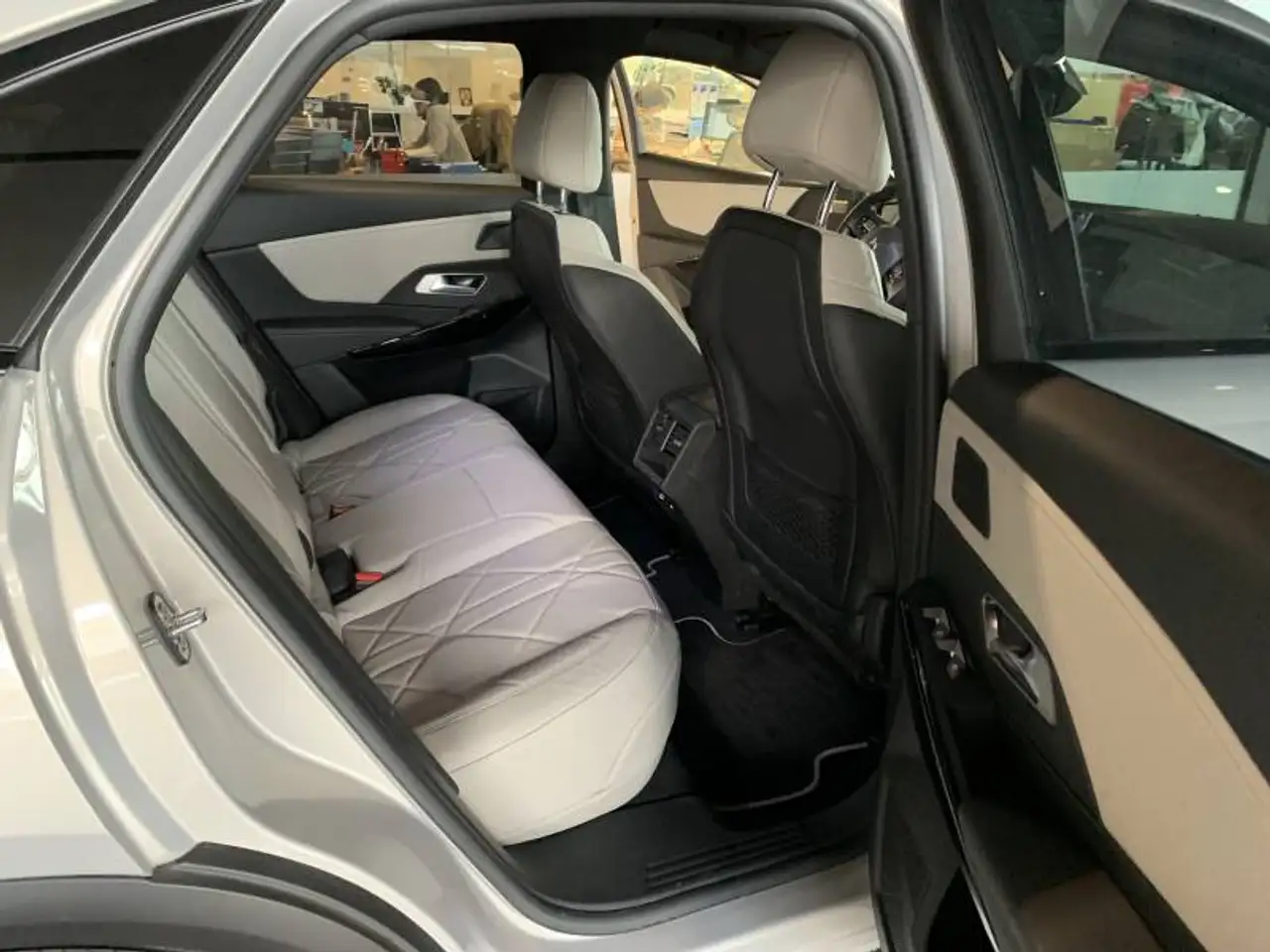 DS 7 1 E-Tense 4x4 300 Esprit de Voyage, миниатюра 13