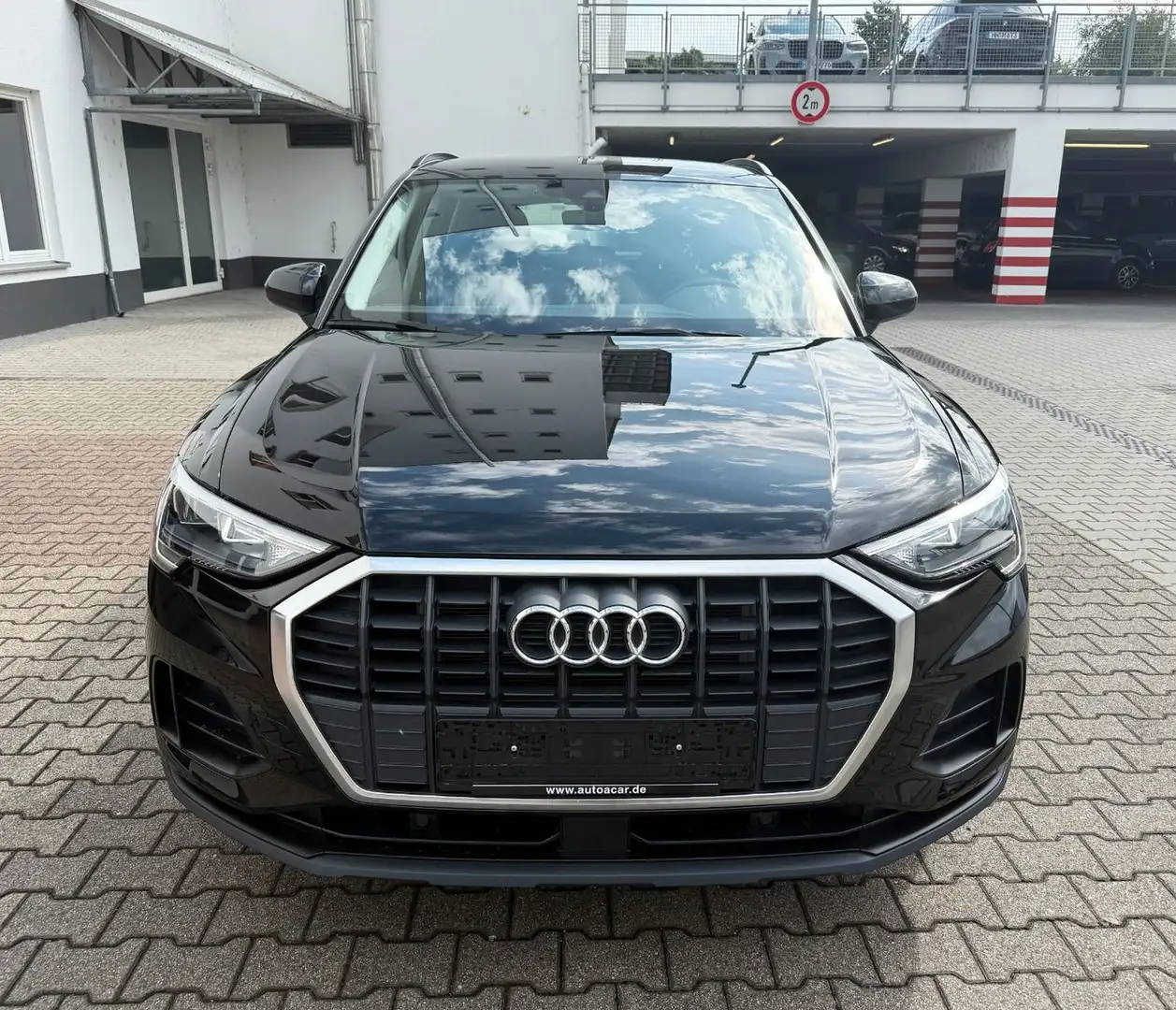 Audi Q3 45 TFSI e basis NAVI/AHK/LED/1HAND Noir - 2