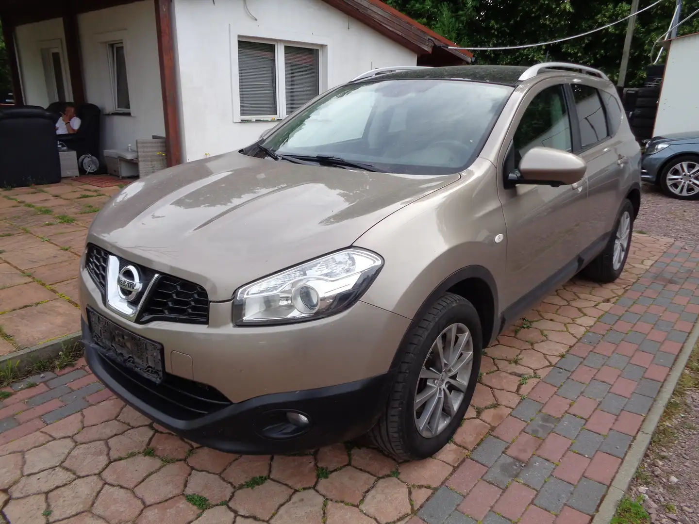 Nissan Qashqai+2 1.6 dCi DPF Start/Stop Braun - 1