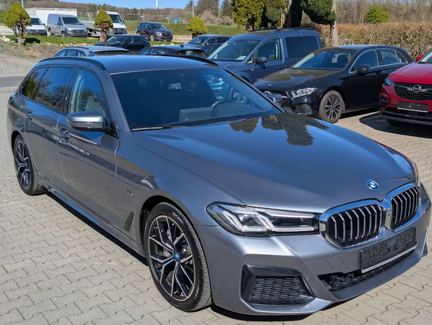 BMW 530 e xDrive Touring M Sport,AHK,Shadow-Line Blau - 1