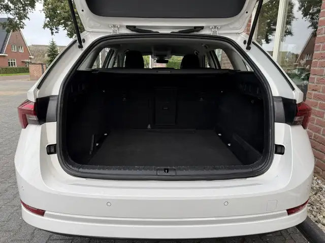 Skoda Octavia view 8