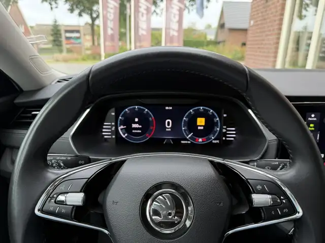 Skoda Octavia view 10