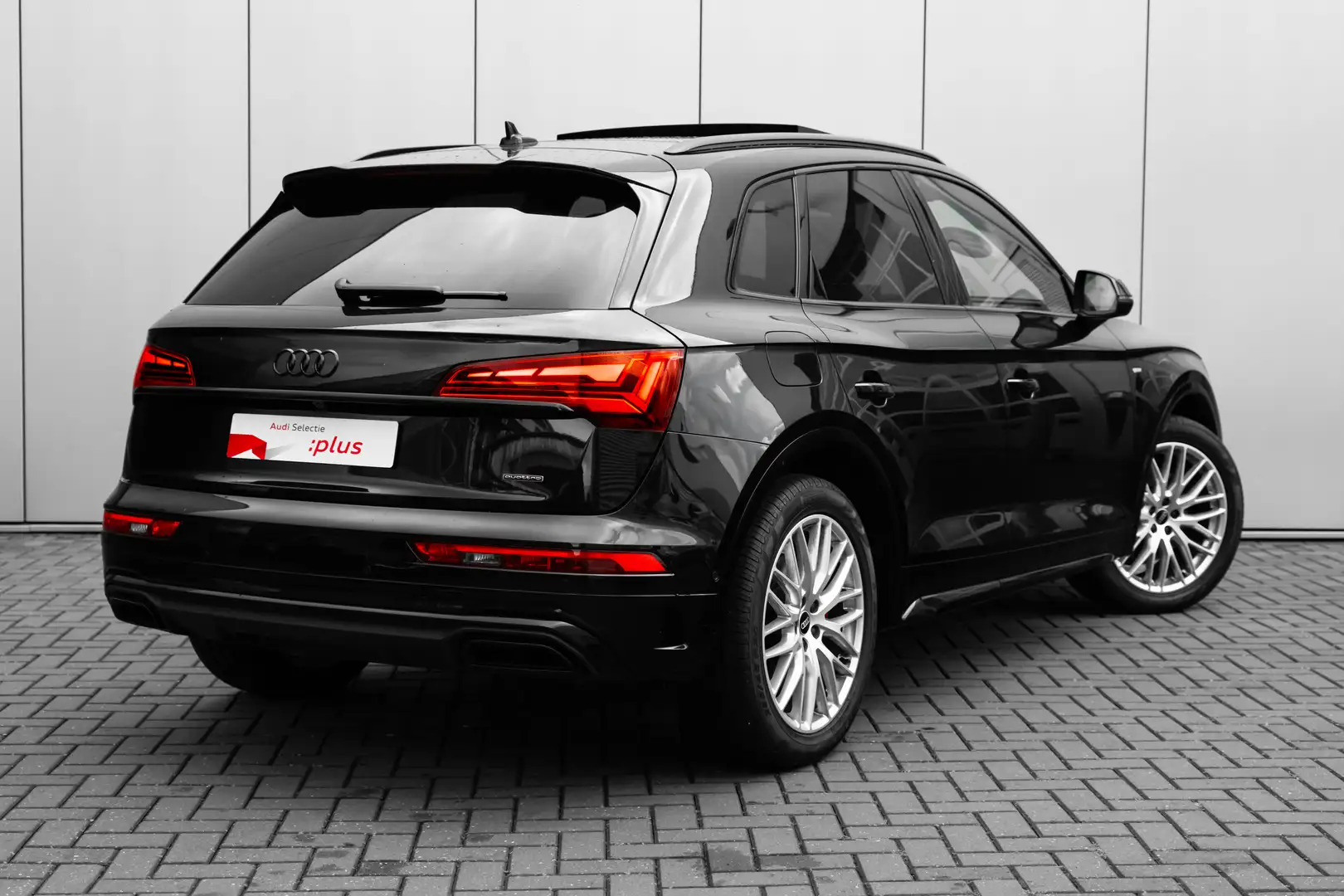 Audi Q5 50 TFSI e S edition Competition 299PK | Trekhaak | Noir - 2