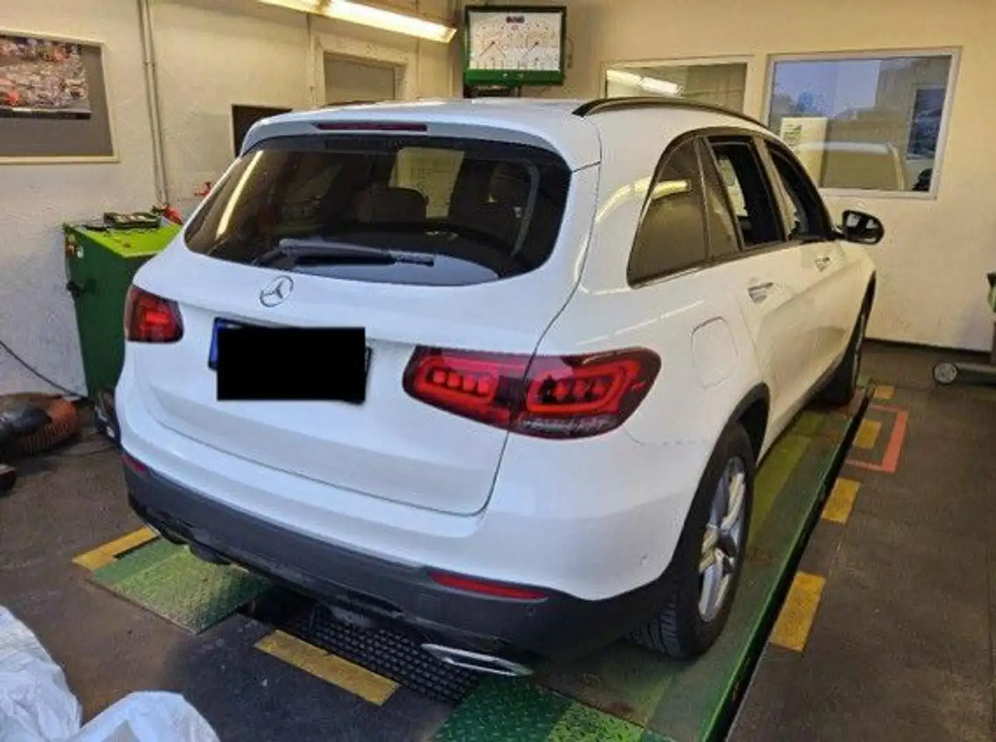 Mercedes-Benz GLC 400 4M LED 360K VirtCockp Night 19" Distron+ Alb - 2