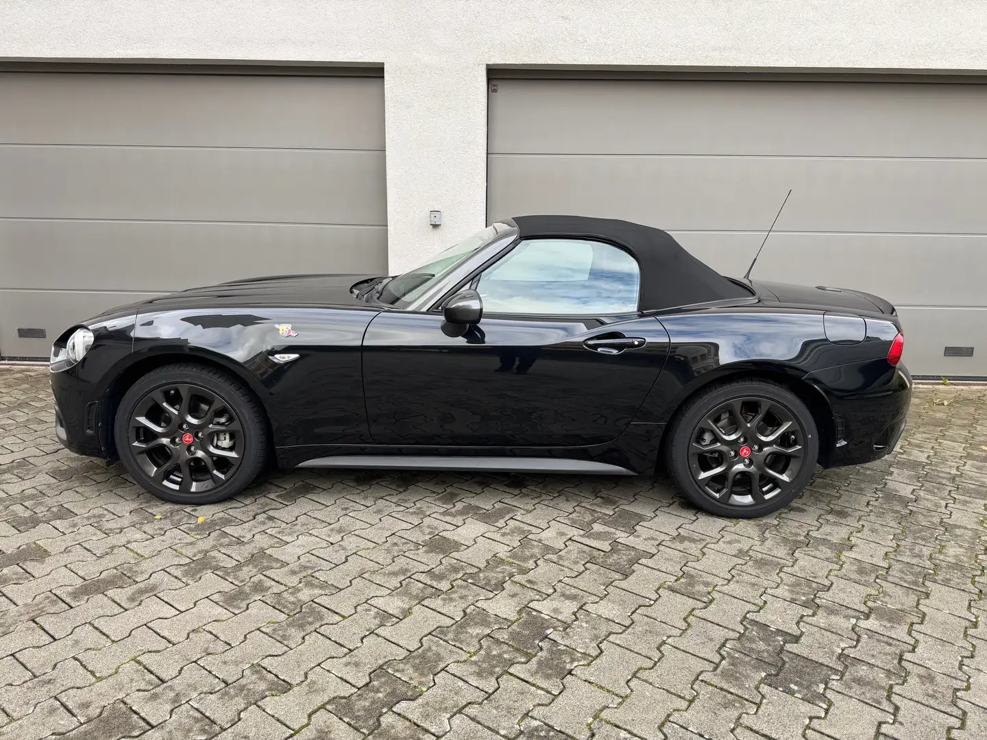 Abarth 124 Spider Turismo Schwarz - 2