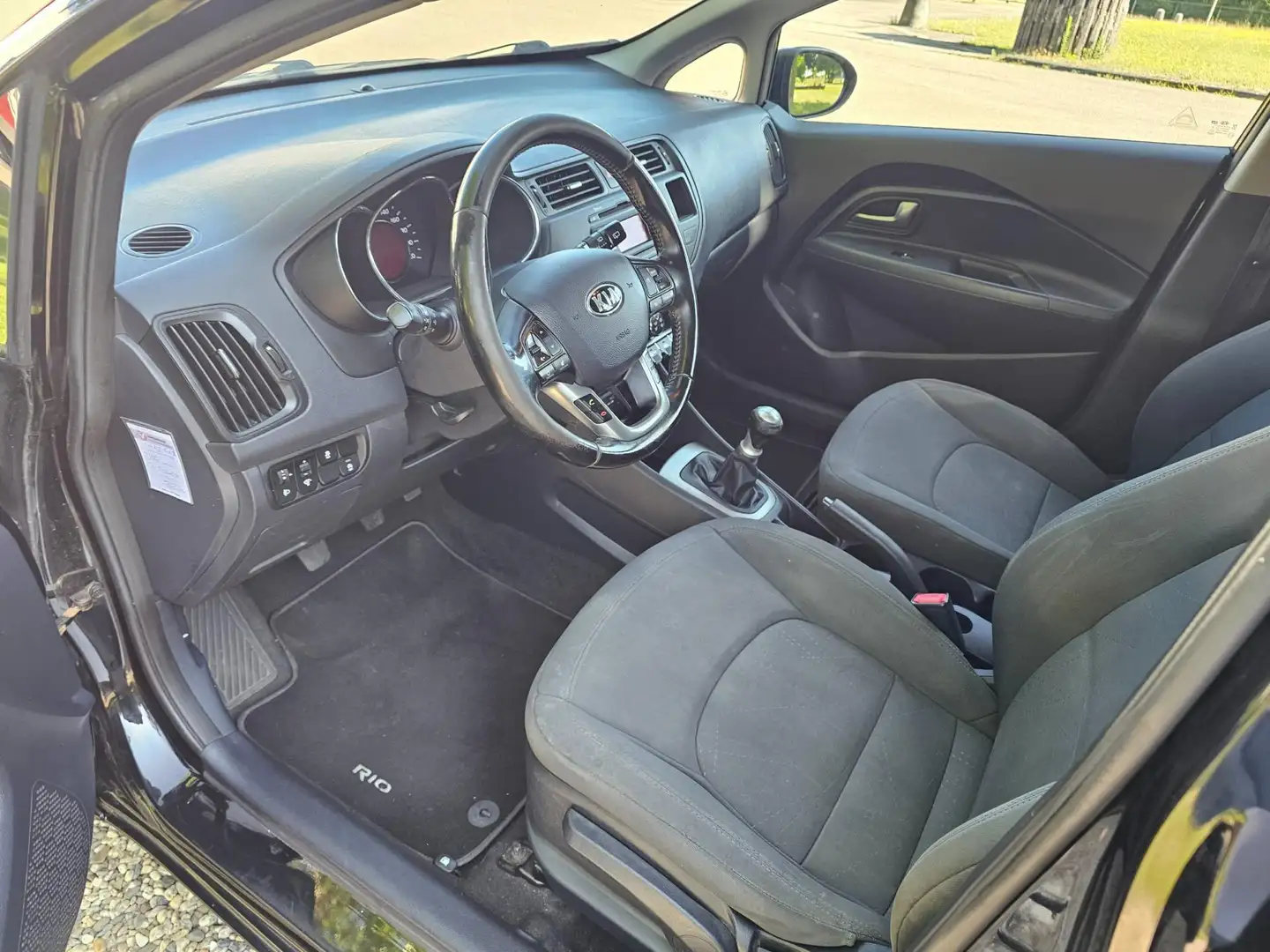 Kia Rio 1.2 CVVT Business 5-deurs AIRCO *apk:06-2026* Zwart - 2