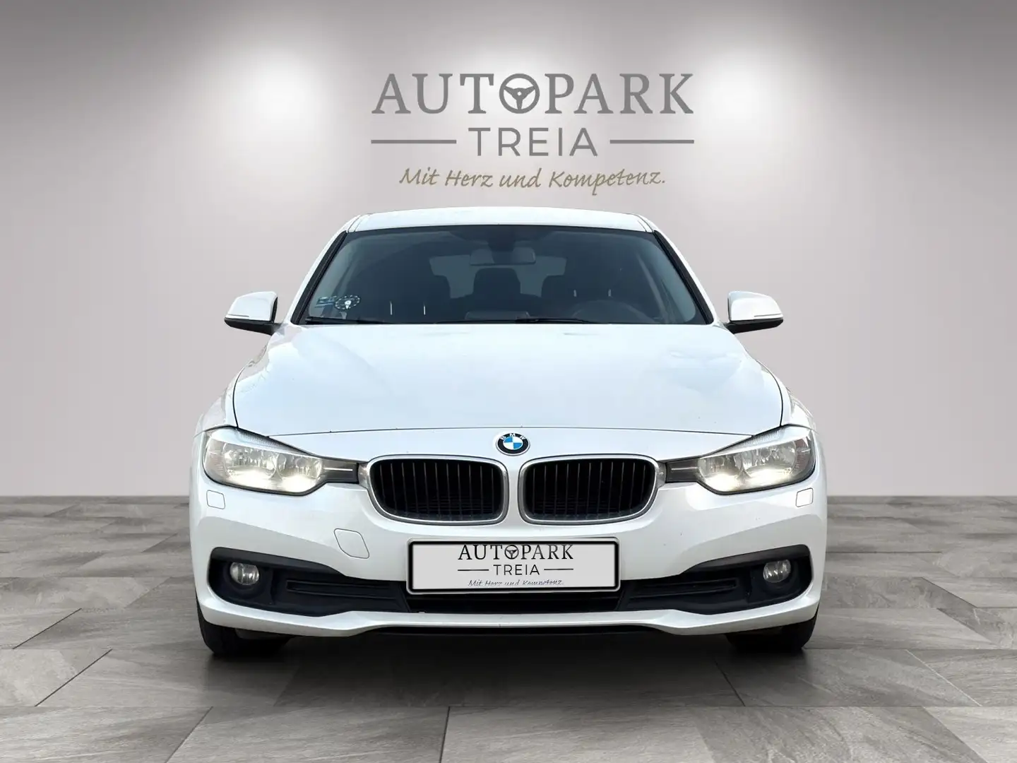 BMW 320 d Touring AHK|TEMPOMAT|SITZHEIZUNG|AUTOMATIK Blanc - 2