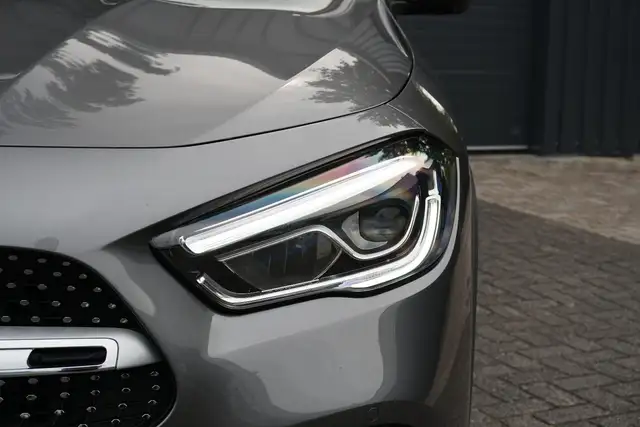 Mercedes-Benz Gla view 11