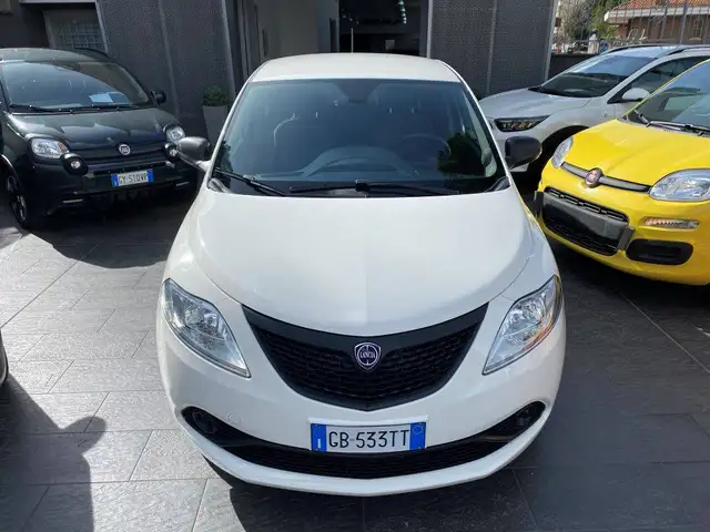 Lancia Ypsilon 1.0 firefly hybrid Silver 70 CV PREZZO REALE
