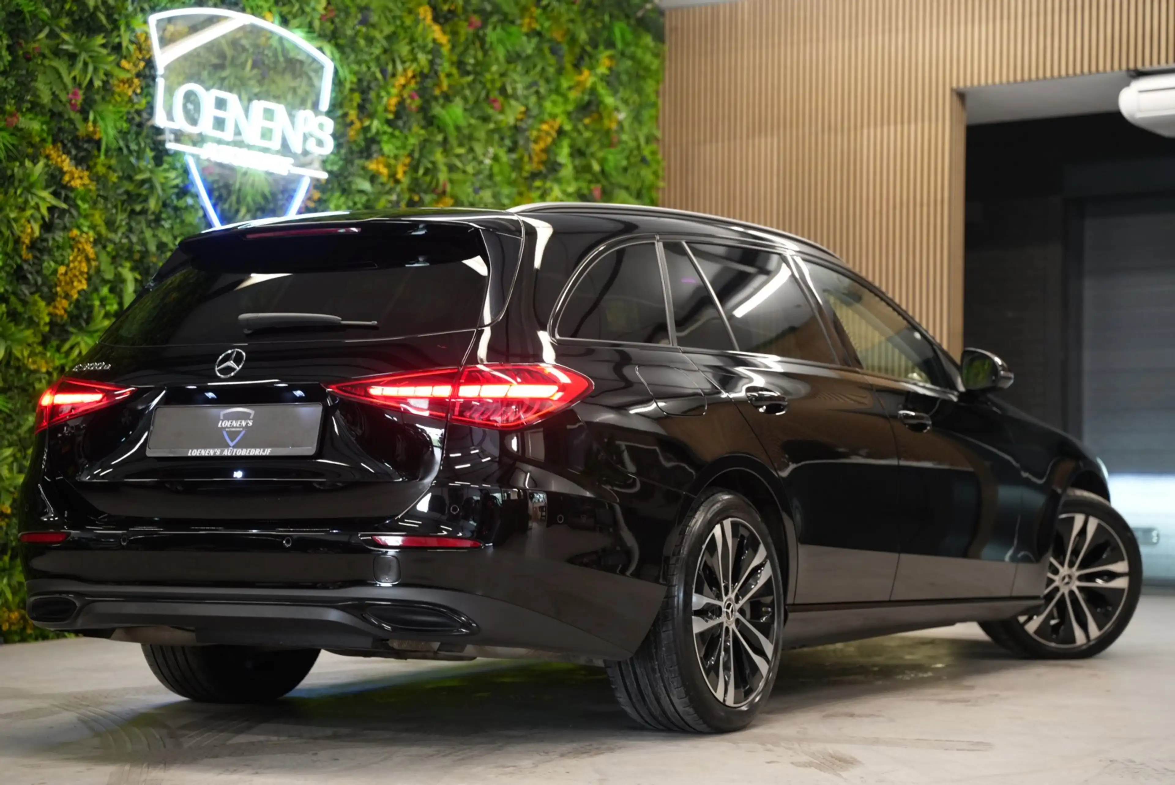 Mercedes-Benz C 300 Estate e Luxury Line SOH 96%/ Camera / CarPlay / A — photo 2